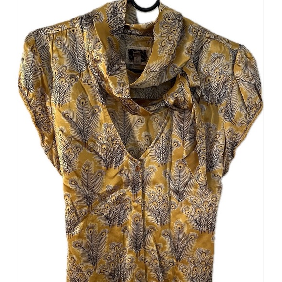 Free People, 100% silk blouse, yellow/gold and black print blouse. - Picture 5 of 12